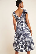 Load image into Gallery viewer, Hope For Flowers Hermosa Midi Dress
