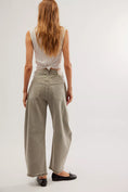 Load image into Gallery viewer, Citizens of Humanity Horseshoe High-Rise Tapered Relaxed-Leg Jeans
