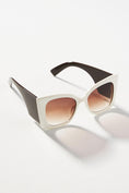 Load image into Gallery viewer, Wide Flare Oversized Sunglasses
