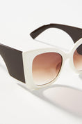 Load image into Gallery viewer, Wide Flare Oversized Sunglasses
