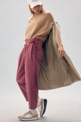 Load image into Gallery viewer, Pilcro Mid-Rise Pleated Crop Trousers
