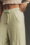 Load image into Gallery viewer, Pilcro Linen Beach Cargo Pants
